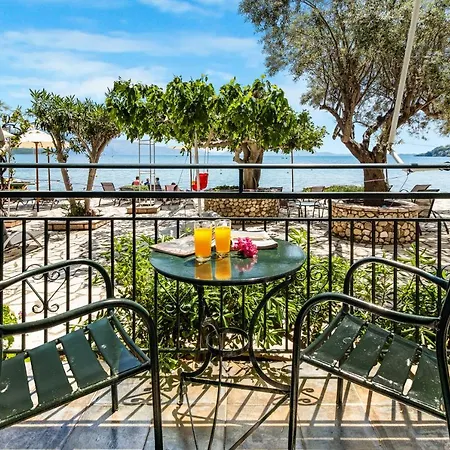 Club - 2 ניקיאנה