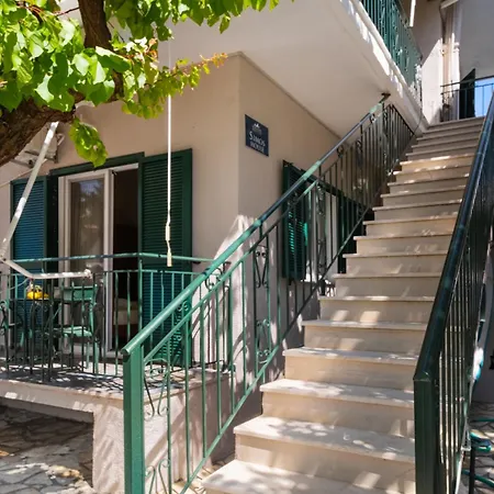 Club - 2 * نِكيانا